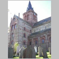 Kirkwall, St__Magnus_Cathedral, photo 2 by Wknight94 on Wikipedia.jpg